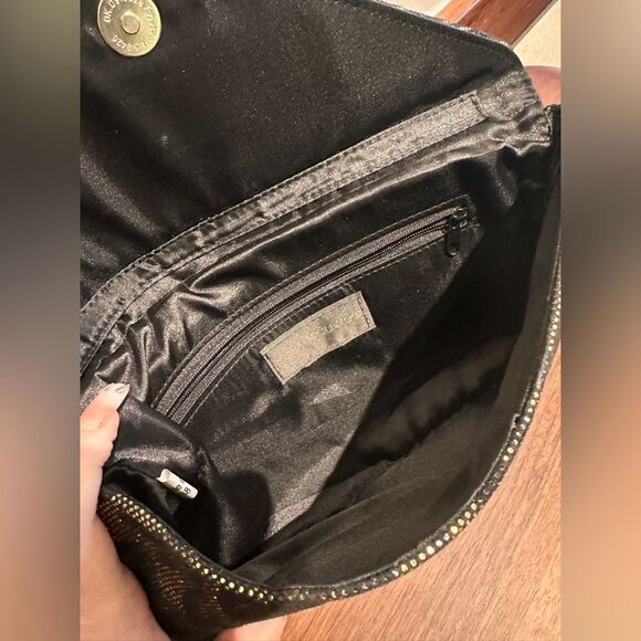 Chic Gold & Black Leopard Print Evening Clutch – Glam Statement Bag - Picture 10 of 15